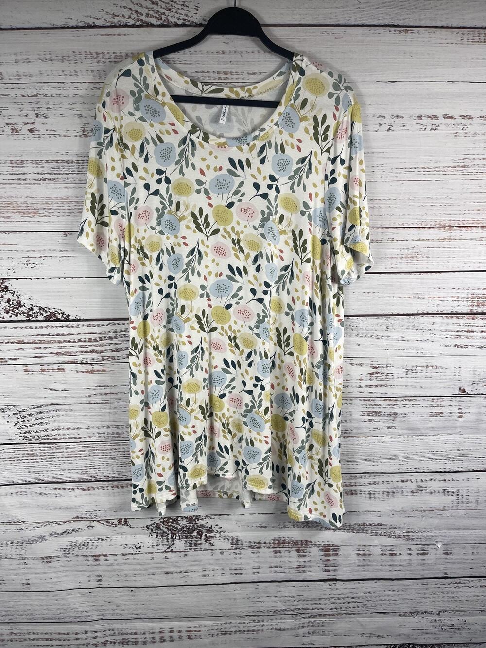 PopYoung Shirt Womens 2XL White Floral Print Short Sleeve Tunic Swing Scoop Neck